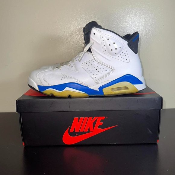 Jordan 6​ - Picture 2 of 6